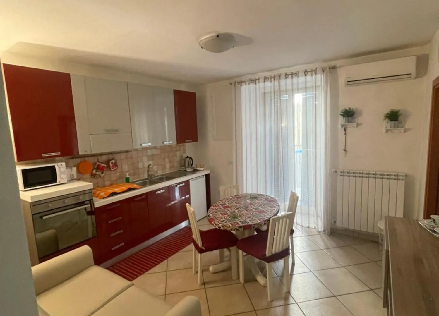 Annarella Home Naples 0*,  Italy